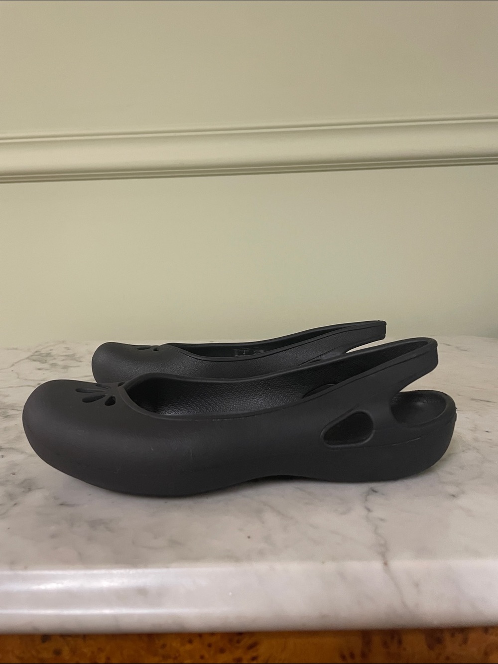CROCS Women's Black Slingback Flats